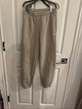 Aritzia Beige Sweatpants - Casual Joggers